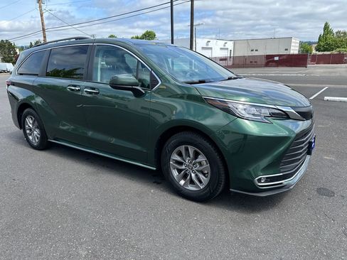 Used 2022 Toyota Sienna XLE FWD image 8