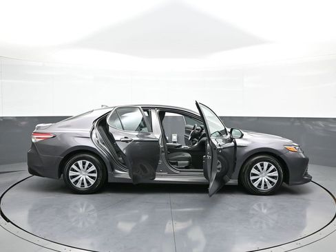 Certified 2019 Toyota Camry LE image 42