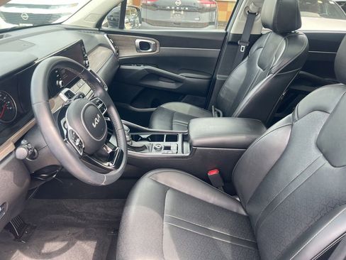 Certified 2023 Kia Sorento X-Line EX AWD/4WD image 4