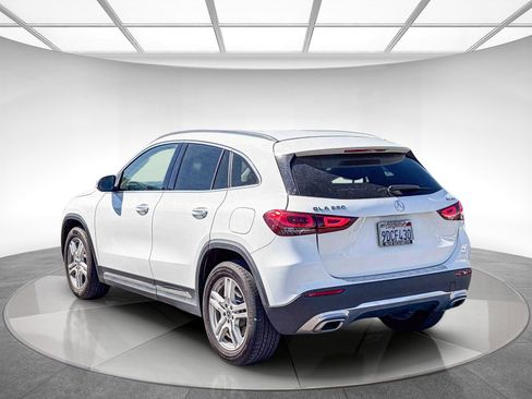 Used 2022 Mercedes-Benz GLA 250 4MATIC image 2