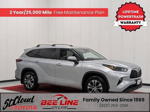 Certified 2025 Toyota Highlander XLE AWD/4WD image 1