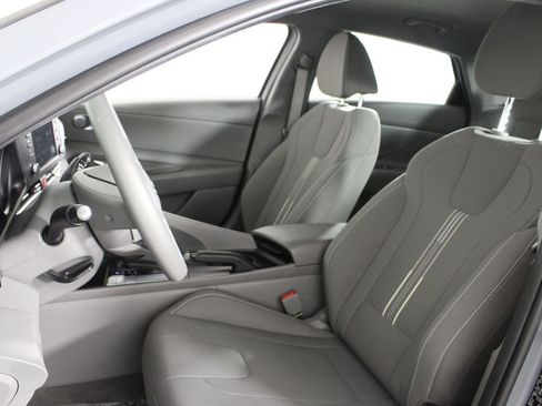 Certified 2022 Hyundai Elantra SEL image 18