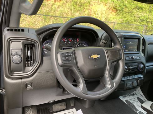 Used 2022 Chevrolet Silverado 1500 Custom image 17