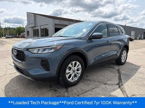Used 2024 Ford Escape Active w/ Tech Pack #2 AWD/4WD image 3
