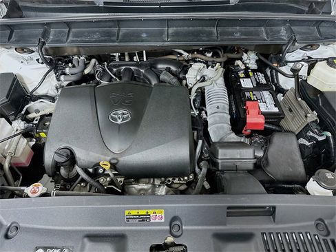 Used 2021 Toyota Highlander Platinum image 25