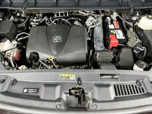Certified 2020 Toyota Highlander Limited AWD/4WD image 31