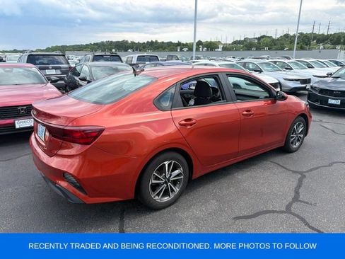 Used 2022 Kia Forte LXS FWD image 2