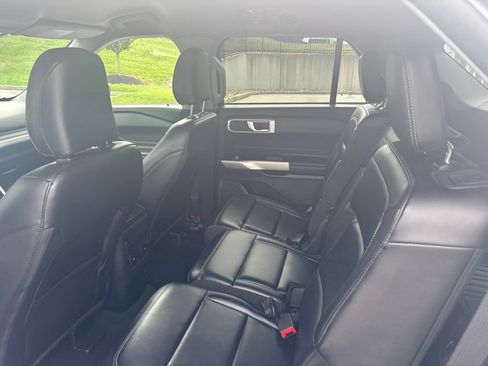 Used 2023 Ford Explorer XLT w/ Equipment Group 202A AWD/4WD image 10