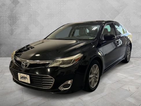 Used 2014 Toyota Avalon XLE Premium FWD image 3