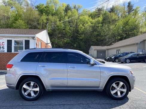 Used 2014 Jeep Grand Cherokee Overland w/ Advanced Technology Group image 4