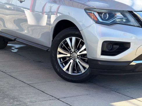 Used 2020 Nissan Pathfinder S FWD image 10