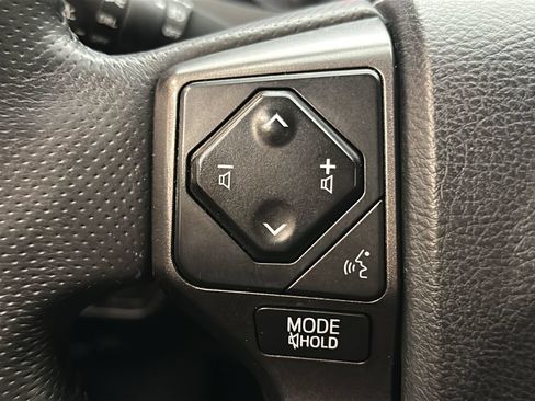 Used 2017 Toyota Tacoma TRD Off-Road AWD/4WD image 25