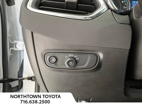 Used 2023 Chevrolet Equinox LT image 11