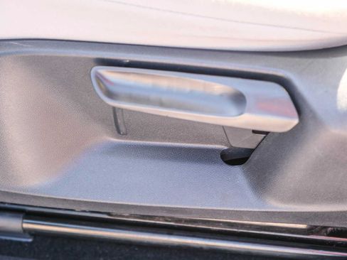 Used 2022 Volkswagen Tiguan S FWD image 22