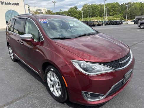 Used 2020 Chrysler Pacifica Limited image 1