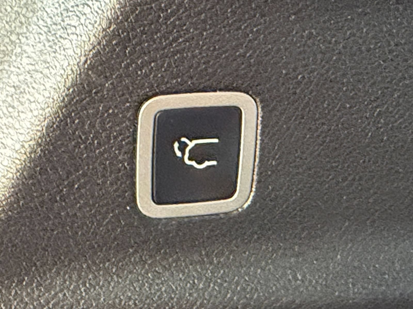 Used 2025 Chrysler Pacifica Limited FWD image 24