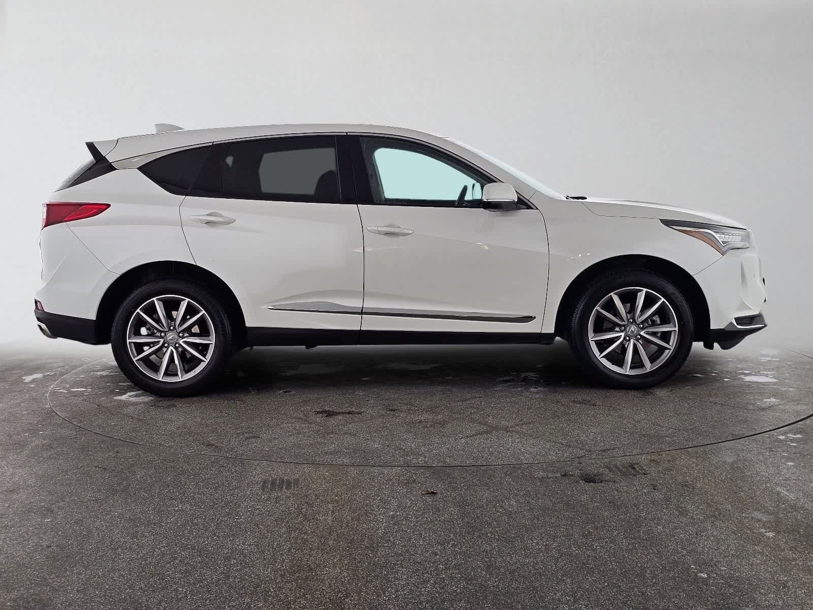 Used 2023 Acura RDX w/ Technology Package FWD image 2