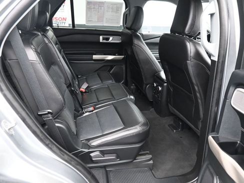 Used 2023 Ford Explorer Limited image 13