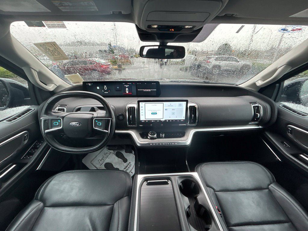 Used 2025 Ford Expedition Max Platinum AWD/4WD image 39