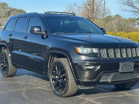 Used 2021 Jeep Grand Cherokee Laredo X AWD/4WD image 7