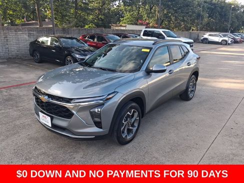 Used 2025 Chevrolet Trax LT w/ LT Convenience Package FWD image 1