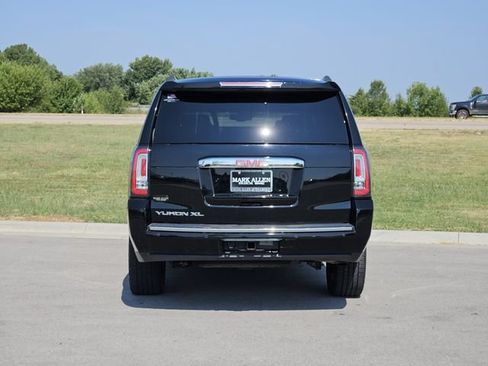 Used 2020 GMC Yukon XL Denali w/ Denali Ultimate Package AWD/4WD image 6