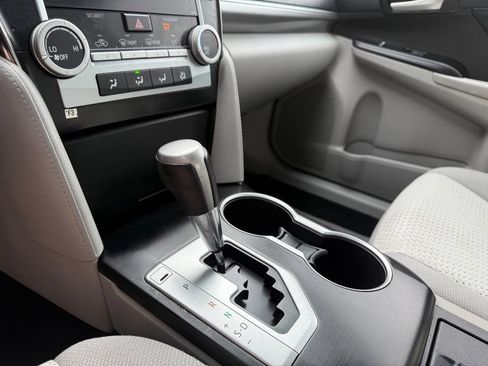 Used 2014 Toyota Camry LE FWD image 23