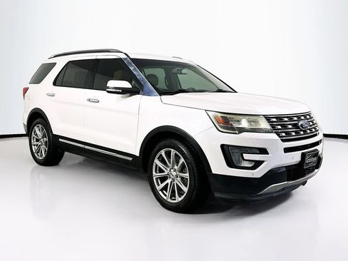 Used 2017 Ford Explorer Limited FWD image 2