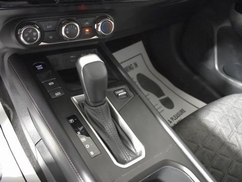 Certified 2025 Nissan Kicks SV image 21