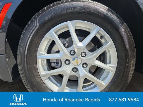 Used 2022 Chevrolet Equinox LS AWD/4WD image 9