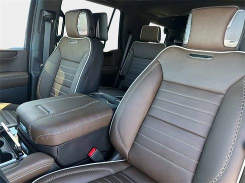 New 2026 GMC Yukon Denali Ultimate w/ LPO, Floor Liner Package image 20