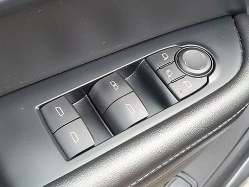 Used 2025 Buick Enclave Preferred w/ Trailering Package, 5000 lbs. FWD image 25