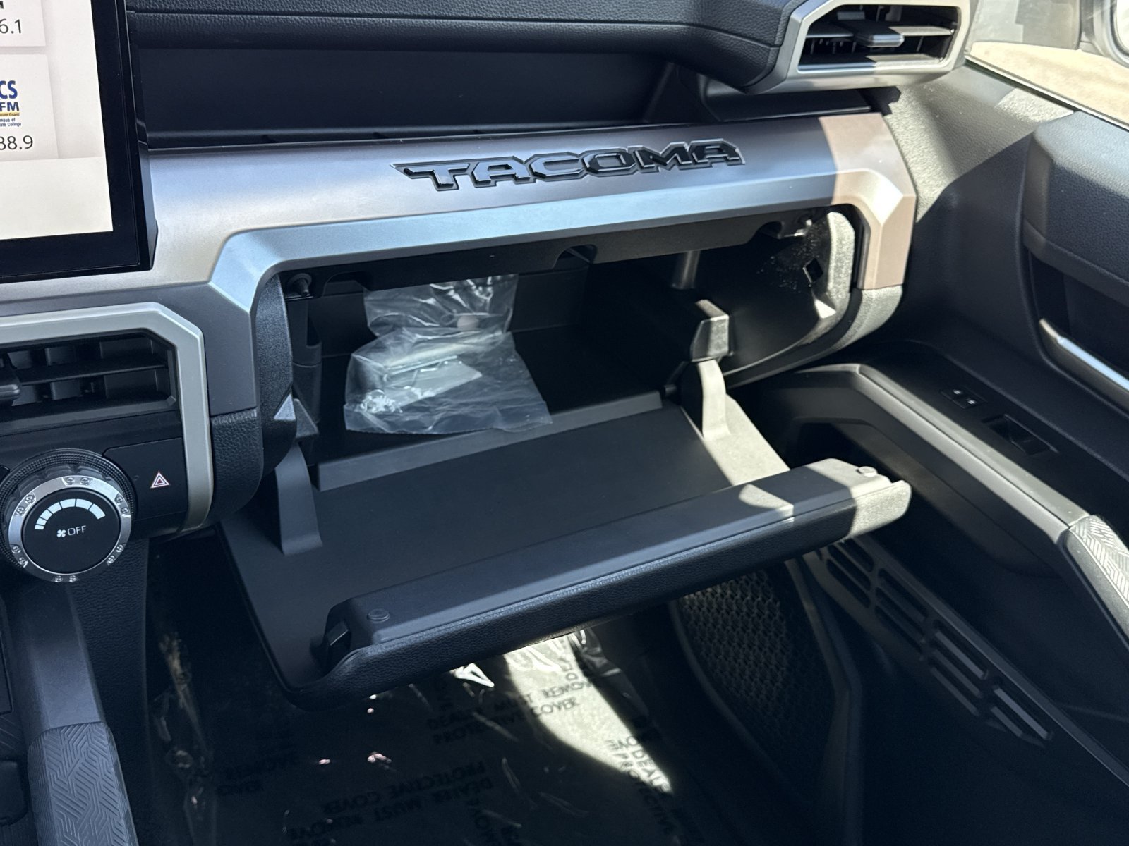 Used 2025 Toyota Tacoma TRD Off-Road AWD/4WD image 23