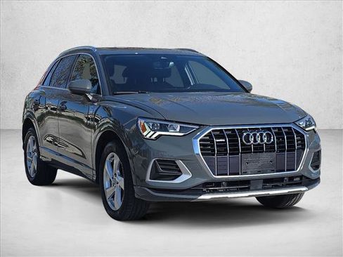 Used 2020 Audi Q3 2.0T Premium Plus w/ Premium Plus Package image 3
