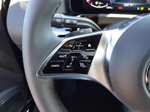 Used 2025 Mercedes-Benz GLA 250 4MATIC image 15