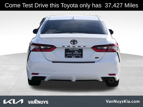 Used 2023 Toyota Camry SE image 5