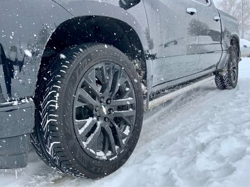 Used 2021 Chevrolet Silverado 1500 High Country image 14