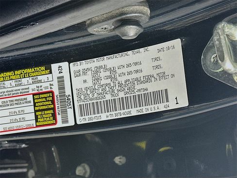 Used 2017 Toyota Tacoma TRD Off-Road image 34