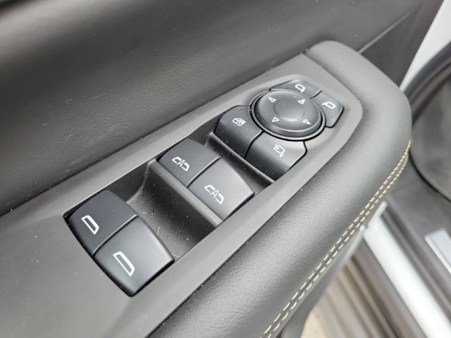 Used 2025 GMC Yukon XL Elevation w/ Elevation Premium Package AWD/4WD image 29