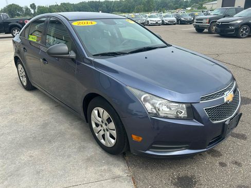 Used 2014 Chevrolet Cruze LS FWD image 3