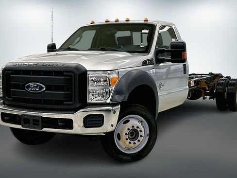 Used 2015 Ford F550 4x4 Regular Cab Super Duty image 3