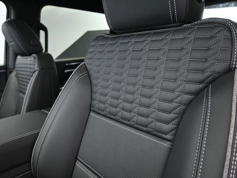 New 2025 GMC Sierra EV Denali image 18