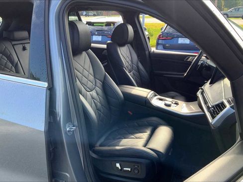 Used 2024 BMW X5 xDrive40i w/ Premium Package image 16