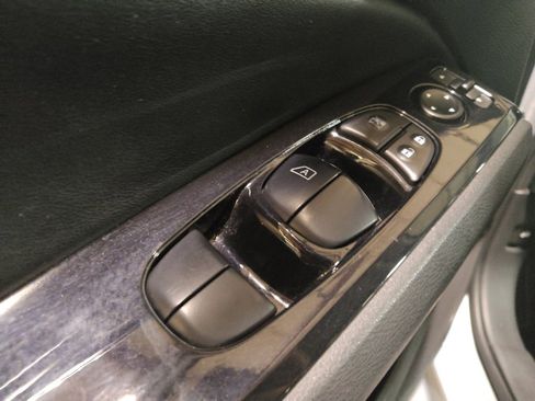 Used 2024 Nissan Altima 2.5 SR FWD image 27