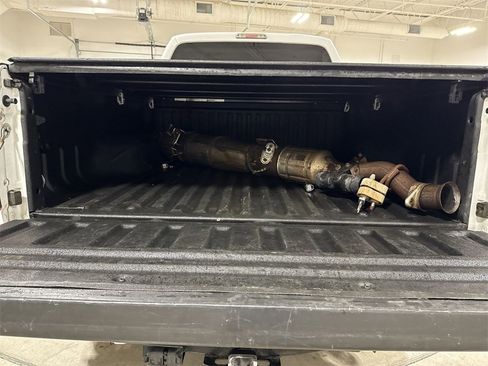 Used 2015 Ford F250 XLT w/ XLT Premium Package image 22