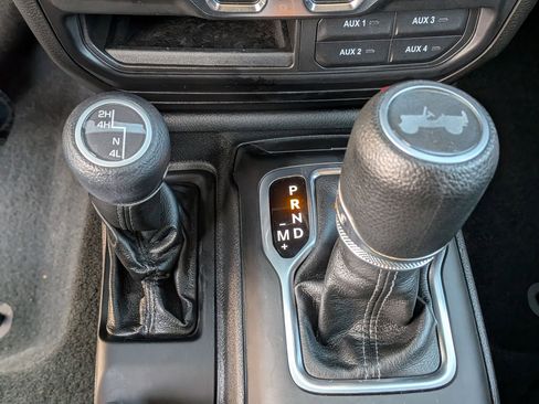 Used 2022 Jeep Wrangler Unlimited Sport image 24