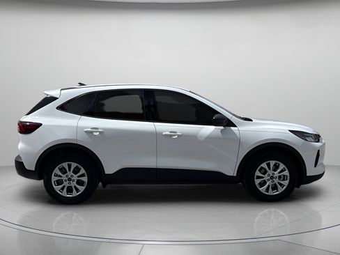 Used 2025 Ford Escape Active w/ Cold Weather Package FWD image 2