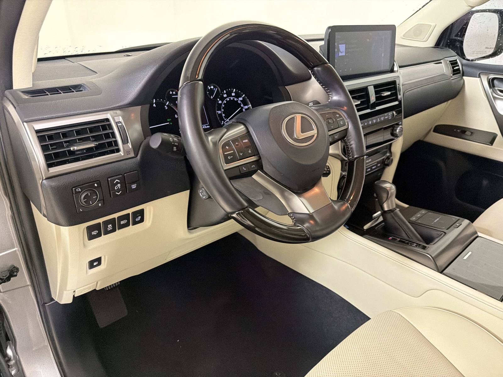 Used 2022 Lexus GX 460 Premium w/ Premium Package AWD/4WD image 21