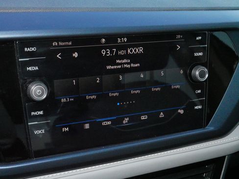 Used 2024 Volkswagen Taos SE image 22