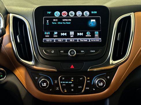 Used 2018 Chevrolet Equinox Premier FWD image 18